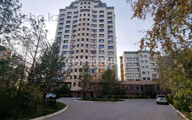 4-комнатная квартира, 208 м², Республики 3/2 за 206 млн 〒 в Астане, р-н Байконур — фото 6