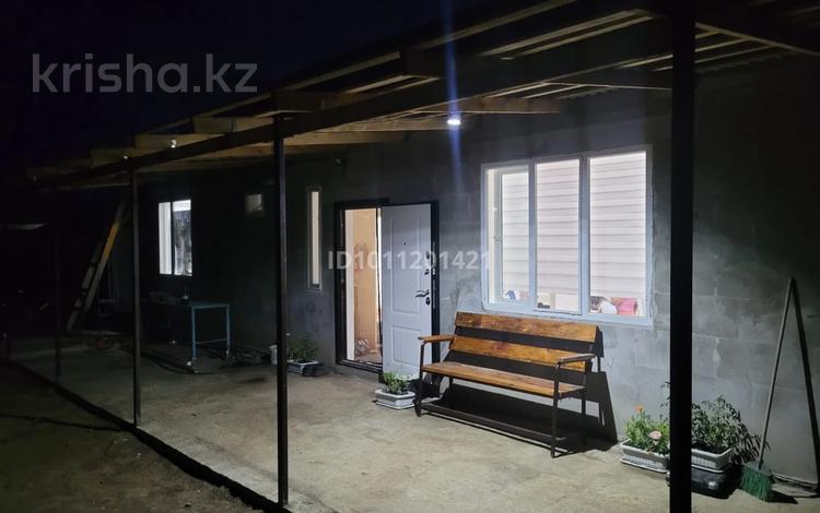 Жеке үй · 2 бөлме · 70 м² · 10 жүзд., Акжар 427 — Возле 70 школы, бағасы: 17 млн ₸ в Актобе, жилой массив Акжар-2 — фото 34