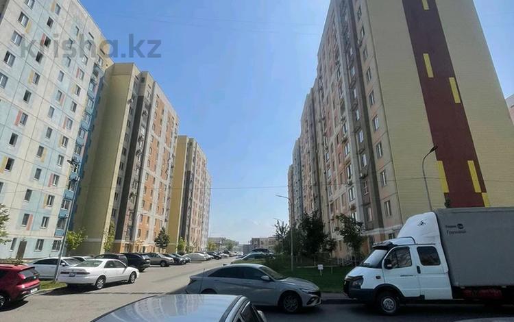 1-комнатная квартира, 37 м², 11/12 этаж помесячно, мкр Акбулак, Байтерекова 111 — Момыш улы--