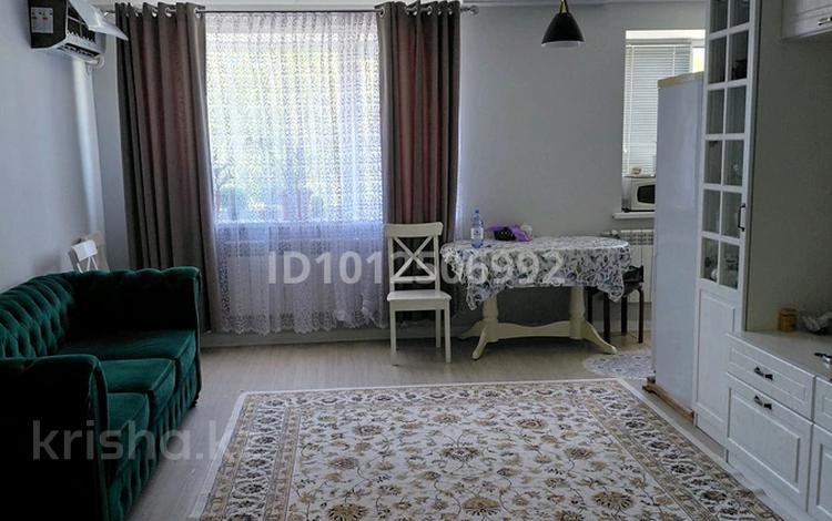 2-комнатная квартира · 45 м² · 3/5 этаж, Ауэзова 29 за 220 000 ₸ в Атырау, мкр Жилгородок — фото 2
