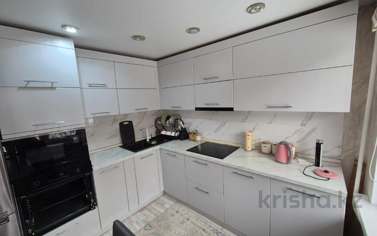 4-бөлмелі пәтер · 81.8 м² · 1/5 қабат, Бурова 27/3 — Центральный рынок, бағасы: 35 млн ₸ в Усть-Каменогорске — фото 26