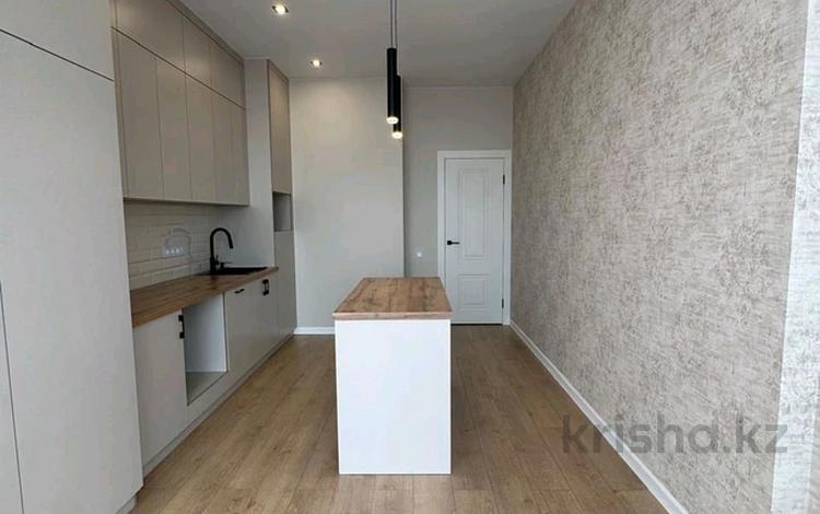 2-бөлмелі пәтер · 70 м² · 6/9 қабат, Алии Молдагуловой, бағасы: 42.9 млн ₸ в Уральске — фото 2