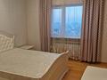 2-комнатная квартира, 64 м², 6/16 этаж помесячно, мкр Мамыр-1 за 320 000 〒 в Алматы, Ауэзовский р-н — фото 4