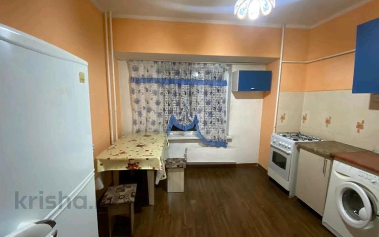 1-комнатная квартира, 40 м², 2/5 этаж помесячно, проспект Райымбека 3 — Емцова