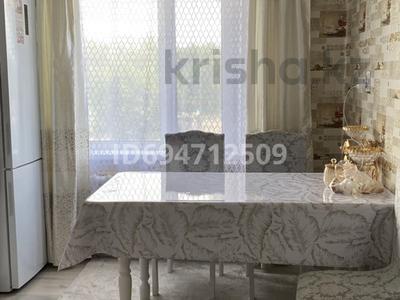 2-бөлмелі пәтер · 64 м² · 2/10 қабат, Карменова 76, бағасы: 22 млн ₸ в Семее
