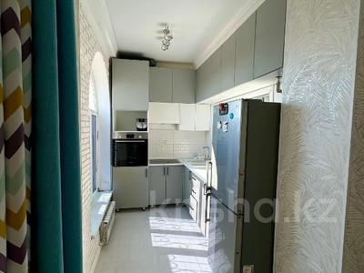 Порно жас жігіттер 35 жастағы әйелмен орыс секс