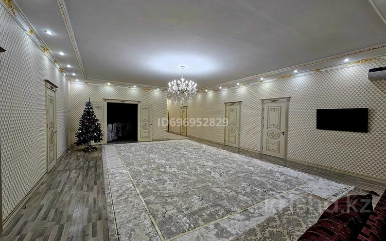 Отдельный дом · 4 комнаты · 300 м² · 11 сот., мкр Самал, 11 20 Г за 600 000 ₸ в Атырау — фото 20