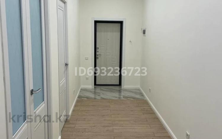 3-комнатная квартира, 108 м², 1 этаж помесячно, Глинина 20