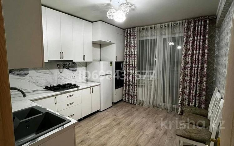 3-комнатная квартира, 83 м², 1/5 этаж помесячно, Алтын орда 6/16