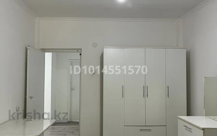 2-комнатная квартира · 50 м² · 1/9 этаж, мкр Аксай-3Б 131 — Төлеби мен яассауи қиылсы за 300 000 ₸ в Алматы, Ауэзовский р-н — фото 2