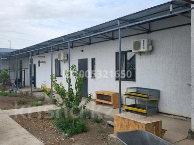 Отдельный дом · 2 комнаты · 120 м² · 8 сот., мкр Байтак-3, 5 за 14 млн 〒 в Атырау, мкр	Байтак-3