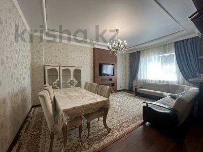 2-комнатная квартира, 80 м², 3/17 этаж помесячно, Кунаева за 300 000 〒 в Шымкенте, Аль-Фарабийский р-н