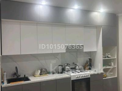 2-бөлмелі пәтер · 79.1 м² · 4/5 қабат, Ескі аэропорт ш/а., Кеменгер 49, бағасы: 30.5 млн ₸ в Уральске, мкр Старый Аэропорт