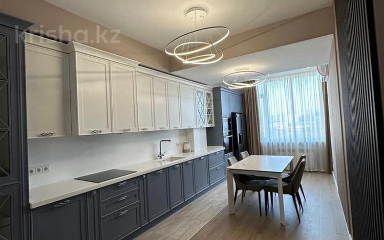 4-комнатная квартира, 160 м², 10/10 этаж помесячно, Бухар Жырау 35