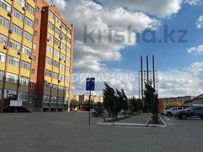 1-комнатная квартира, 56 м², 2/8 этаж, мкр. Алтын орда, Санкибай батыра 40 Е за 22 млн 〒 в Актобе, мкр. Алтын орда