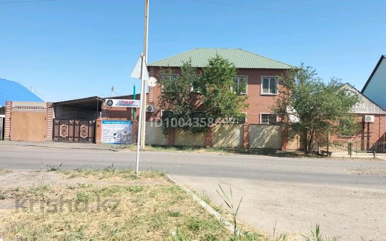 2 дома + коммерция в Атырау · 270 м² за 145 млн ₸ в мкр. Алмагуль — фото 2