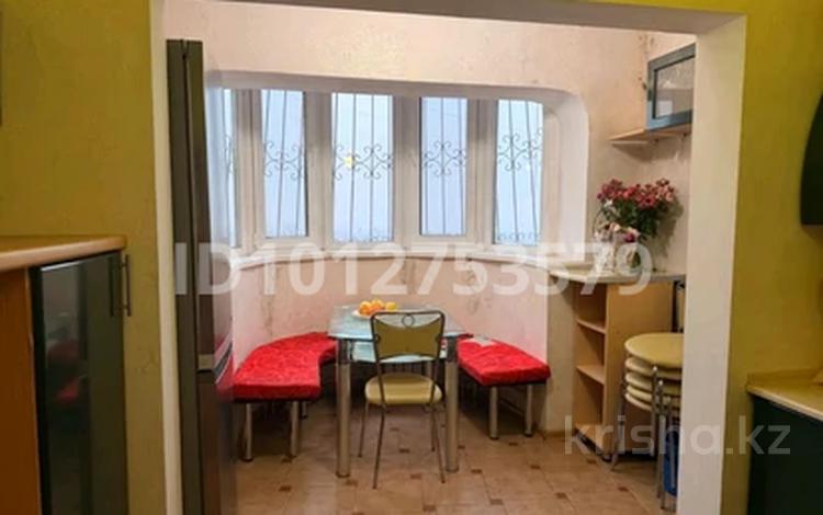 2-комнатная квартира · 65 м² · 9/9 этаж, мкр Жетысу-1 29 — ул Момышулы за 38 млн ₸ в Алматы, Ауэзовский р-н — фото 2