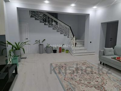 Отдельный дом · 5 комнат · 200 м² · 7.5 сот., Роза Багланова за 700 000 ₸ в 