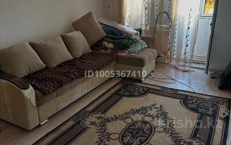 1-комнатная квартира · 38 м² · 5/5 этаж, Самал 5 микройон 24 — Самал 5 микройон 24 дом за 2 000 〒 в Талдыкоргане, мкр Самал — фото 2