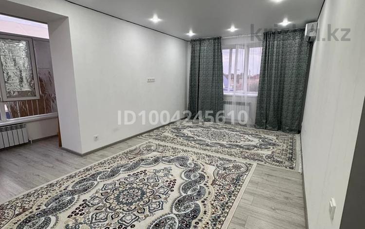 2-бөлмелі пәтер · 85 м² · 2/9 қабат, Кеменгер 36 — Напротив бани “Ташкент”, бағасы: 185 000 ₸ в Уральске — фото 2