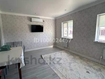 Отдельный дом · 2 комнаты · 80 м² · 8 сот., 3 94 — Еркінқала2 , 3көша за 13 млн 〒 в Атырау