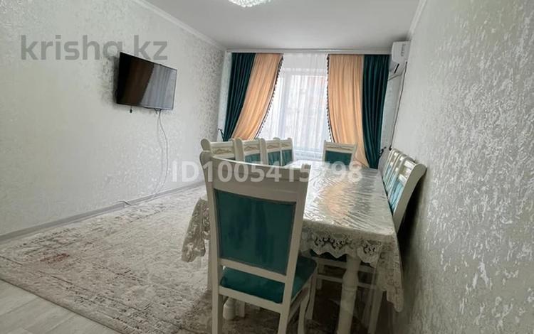 3-комнатная квартира · 70 м² · 3/5 этаж, мкр 8 39 — Молдагулова 59 за 23.5 млн ₸ в Актобе — фото 2