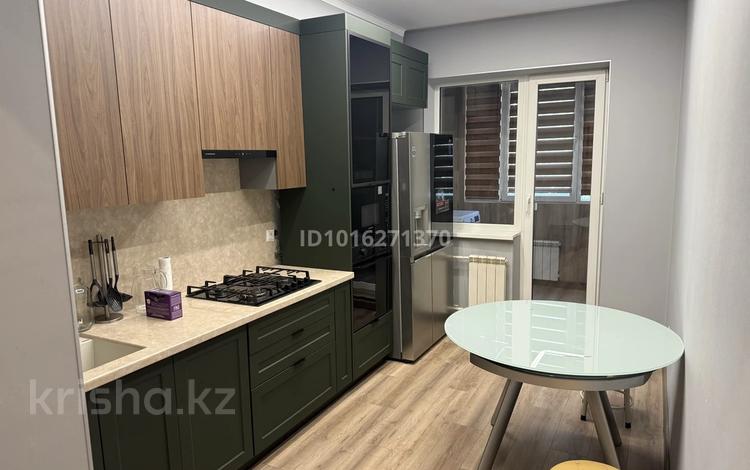 3-комнатная квартира · 64 м² · 5/5 этаж, мкр Казахфильм, Алматинская 38 за 450 000 ₸ в Алматы, Бостандыкский р-н — фото 2
