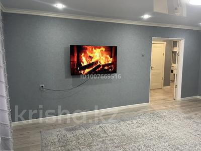 3-бөлмелі пәтер · 90 м² · 4/5 қабат, 10 мкр 23, бағасы: 280 000 ₸ в Аксае