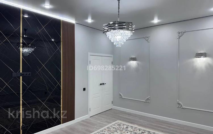 2-комнатная квартира · 60 м² · 6/10 этаж, Казыбек би 3/1 — Казыбек Би за 300 000 ₸ в Астане, Есильский р-н — фото 2