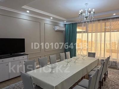 Дом · 6 комнат · 350 м², Золотое Солнышко за 200 000 ₸ в Актау