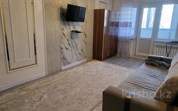 1-комнатная квартира · 34 м² · 3/5 этаж, 18 мкр 12 за 130 000 ₸ в Шымкенте, Енбекшинский р-н — фото 2