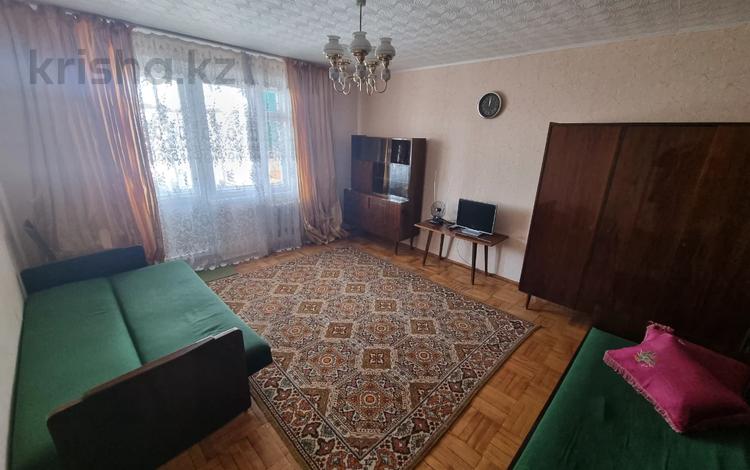 2-бөлмелі пәтер, 44 м², 4/5 қабат ай сайын, Дощанова 76, бағасы: 110 000 〒 в Костанае — фото 2