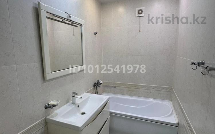 3-бөлмелі пәтер · 74 м² · 4/5 қабат, 29-й мкр 4, бағасы: 24 млн ₸ в Актау — фото 2