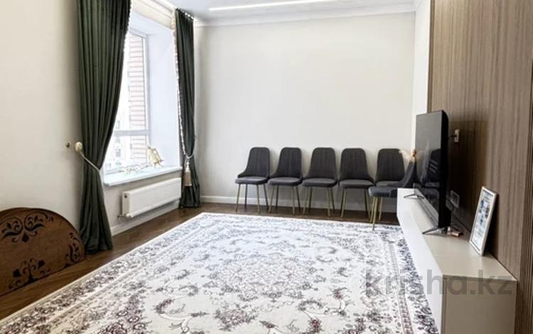 3-комнатная квартира · 79 м² · 5/9 этаж, Мухамеджан Тынышбайулы 10 за 56 млн ₸ в Астане, Сарайшык р-н — фото 55