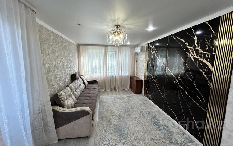 3-комнатная квартира · 63 м² · 5/5 этаж, мкр Юго-Восток, Язева за 21 млн ₸ в Караганде, Казыбек би р-н — фото 2