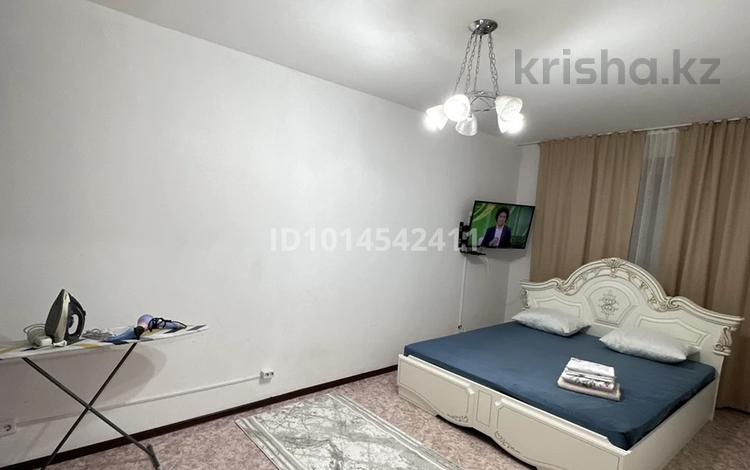 1-комнатная квартира · 50 м² · 2/5 этаж, Старый город, Кунаева 3 В — Жд вокзал-Курмыш-Нокина за 2 000 ₸ в Актобе — фото 2