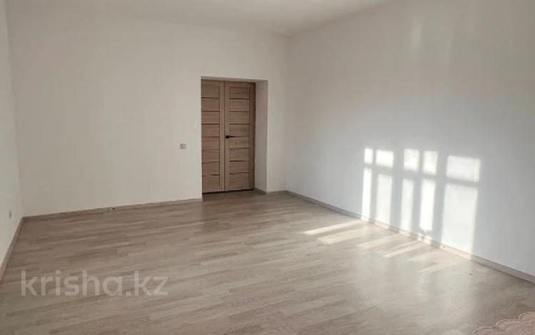 3-комнатная квартира · 102 м² · 8/9 этаж, мкр Нурсая, Т. Жумагалиева 10 за 36 млн ₸ в Атырау — фото 6