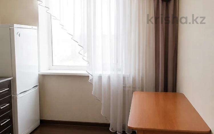 2-комнатная квартира · 65 м² · 4/10 этаж, Ермекова за 22.9 млн ₸ в Караганде, Казыбек би р-н — фото 2