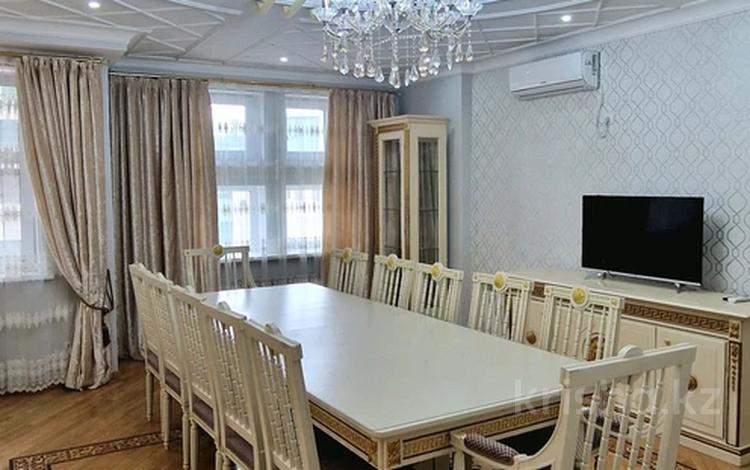 5-бөлмелі пәтер · 263 м² · 6/7 қабат, Кабанбай Батыра 13, бағасы: 1.4 млн ₸ в Астане, Есильский р-н — фото 2