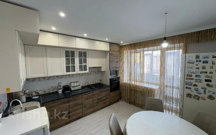 4-комнатная квартира · 111 м² · 4/5 этаж, Алтын Орда за 48 млн ₸ в Актобе — фото 2