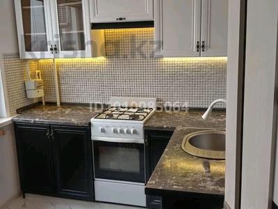 3-комнатная квартира · 45 м² · 4/5 этаж, мкр Центральный, Абая 21 — Остановка Рахат за 15.5 млн ₸ в Атырау