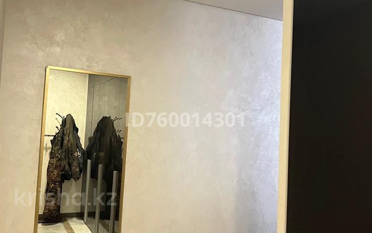 2-комнатная квартира · 82 м² · 7/20 этаж, Байтурсынова 5 за 400 000 ₸ в Астане, Алматы р-н — фото 2