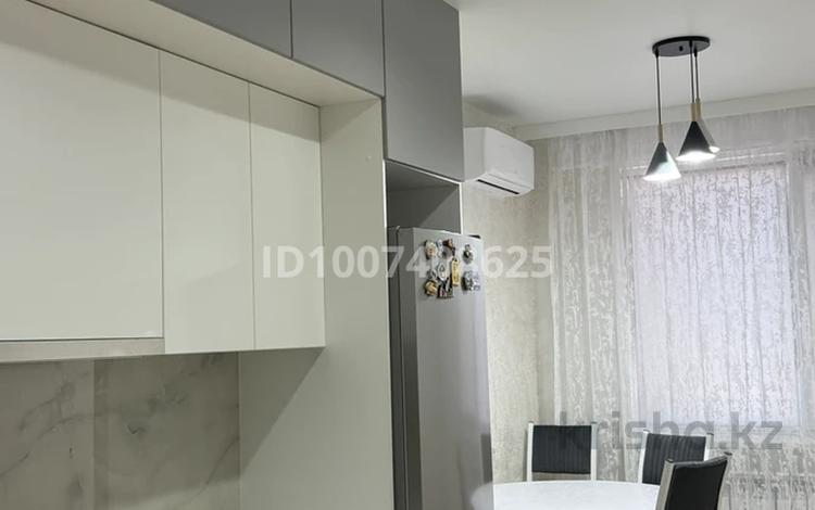 2-комнатная квартира · 54 м² · 7/9 этаж, мкр Центральный, Абая 26/2 — Драмтеатр за 300 000 ₸ в Атырау — фото 9