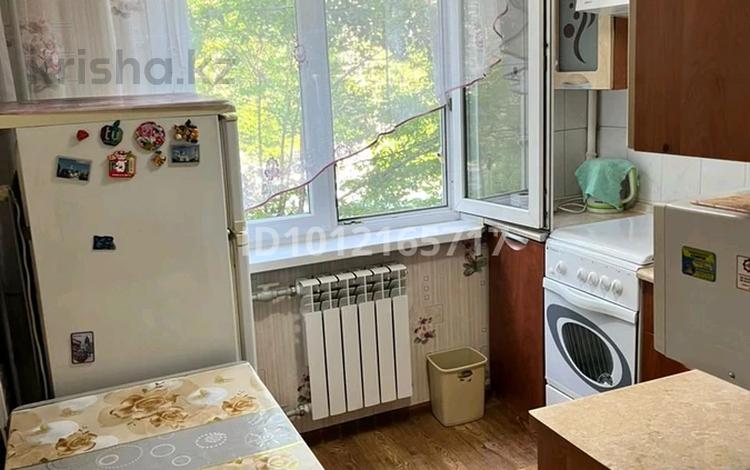 2-бөлмелі пәтер · 45 м² · 2/4 қабат, 11-й мкр. 1, бағасы: 250 000 ₸ в Алматы, Ауэзовский р-н — фото 2