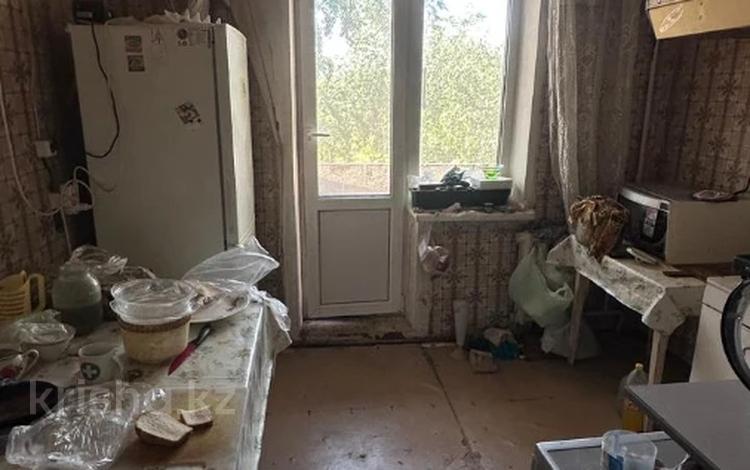 2-бөлмелі пәтер · 54 м² · 4/5 қабат, 4 Линия, бағасы: 16 млн ₸ в Петропавловске — фото 2