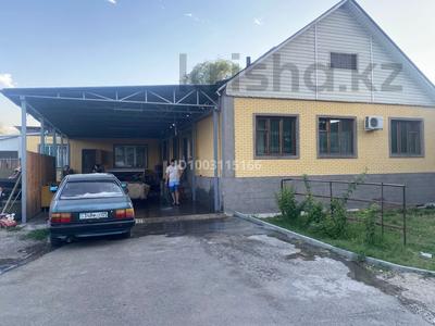 Отдельный дом · 6 комнат · 175 м² · 2.5 сот., мкр 13-й военный городок, Суюнбая 575 — Возле кафе арафат за 55 млн ₸ в Алматы, Турксибский р-н