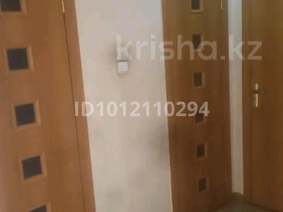 3-бөлмелі пәтер · 66 м² · 1/5 қабат, ул. Микояна 10/1, бағасы: 200 000 ₸ в Усть-Каменогорске, Ульбинский