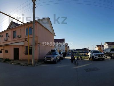 4-комнатная квартира · 104 м² · 1/2 этаж, мкр Лесхоз, ЖК Гаухартас 15 — Квартира 4 за 250 000 〒 в Атырау