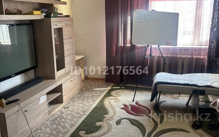 4-бөлмелі пәтер · 80 м² · 8/9 қабат, ул. Кабанбай батыра 48, бағасы: 39 млн ₸ в Семее, Красный Кордон — фото 2