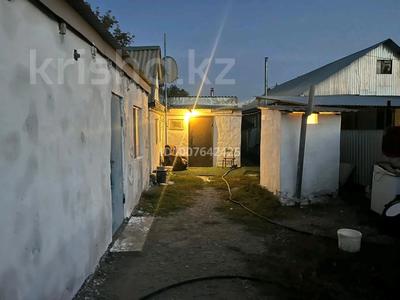 Отдельный дом · 2 комнаты · 100 м² · 10 сот., мкр Шанхай, Шанхай ш/а. Азф-5 151 — Рыскулов за ~ 8.2 млн 〒 в Актобе